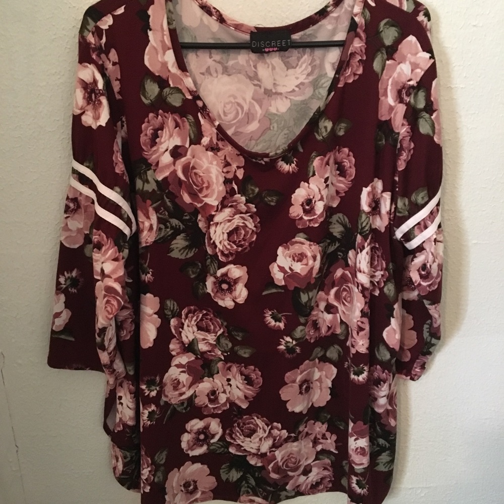 Floral shirt with striped sleeves